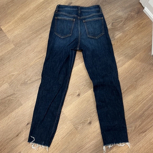 Dark Jeans enigma - Picture 3 of 3